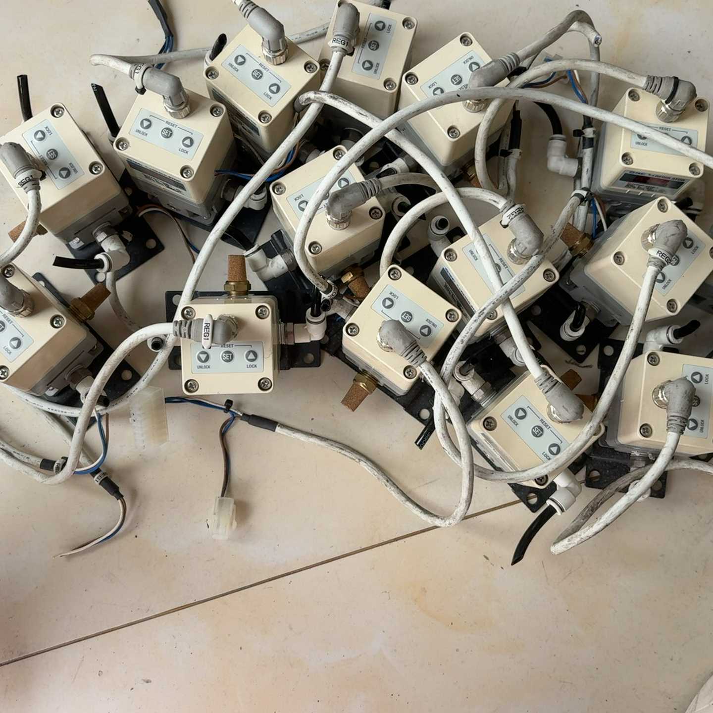 SMC比例阀ITV2030－322BL4成色实物图，正常拆机--议价商品