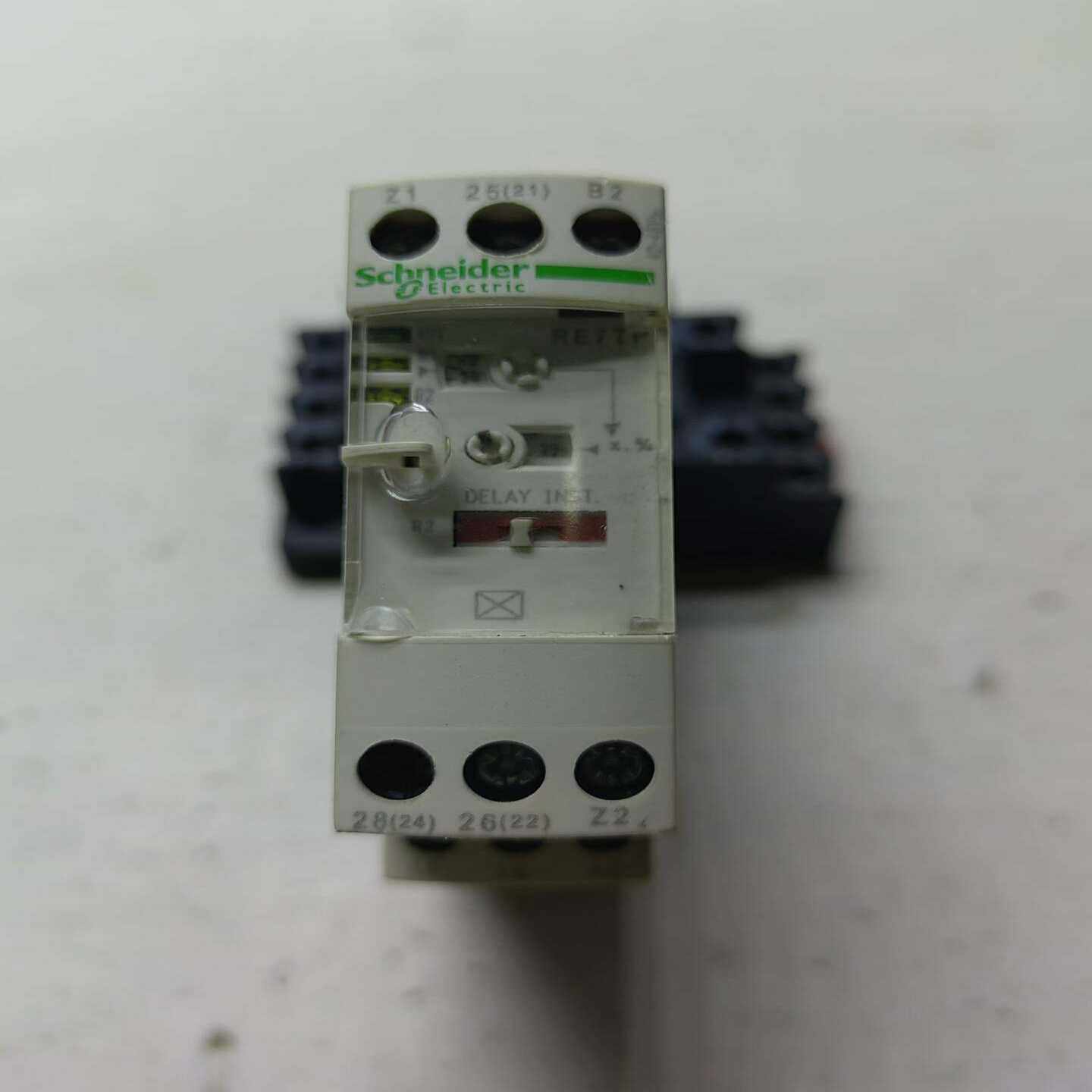 施耐德RE7TP13BU时间继电器--议价商品