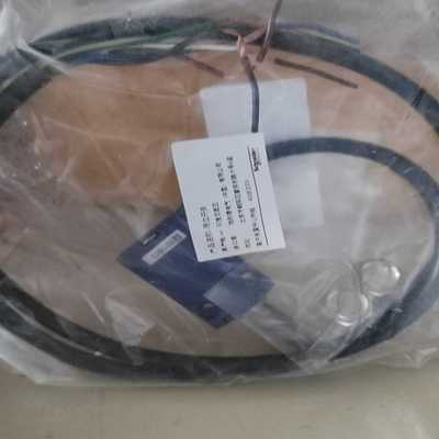 施耐德XCMD21F2L1限位开关--议价商品