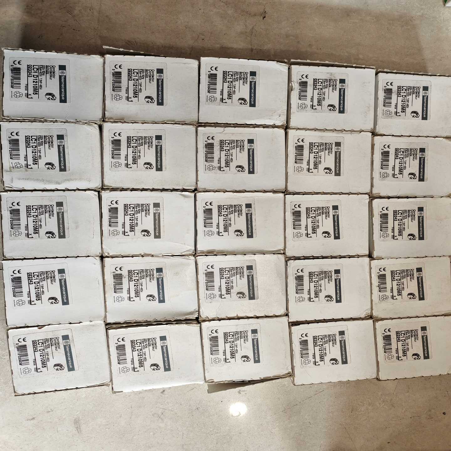 施耐德电气接触器LC1D1210M5,全新原装正品,220--议价商品