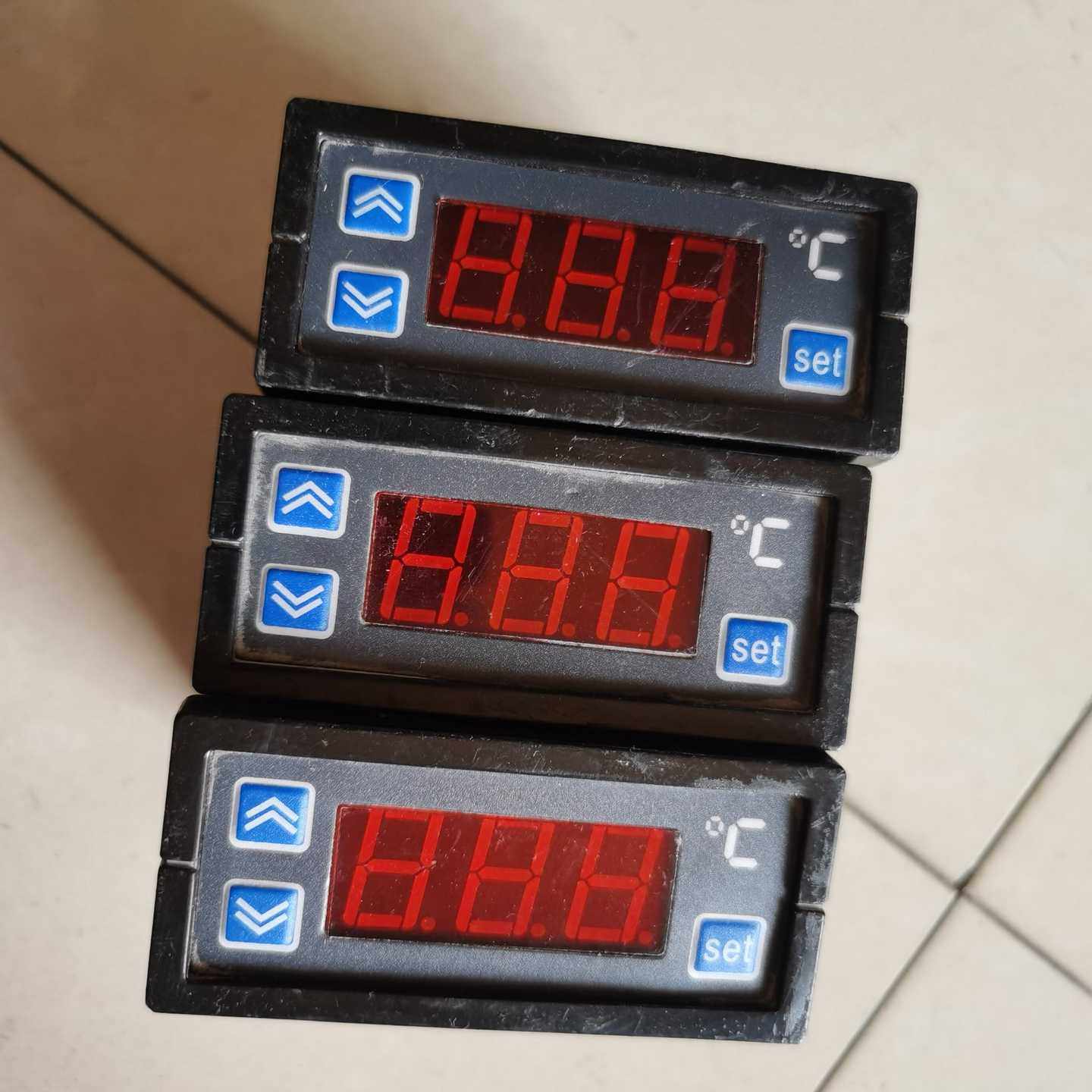 咨询-冷库用温控器，，有3个，
