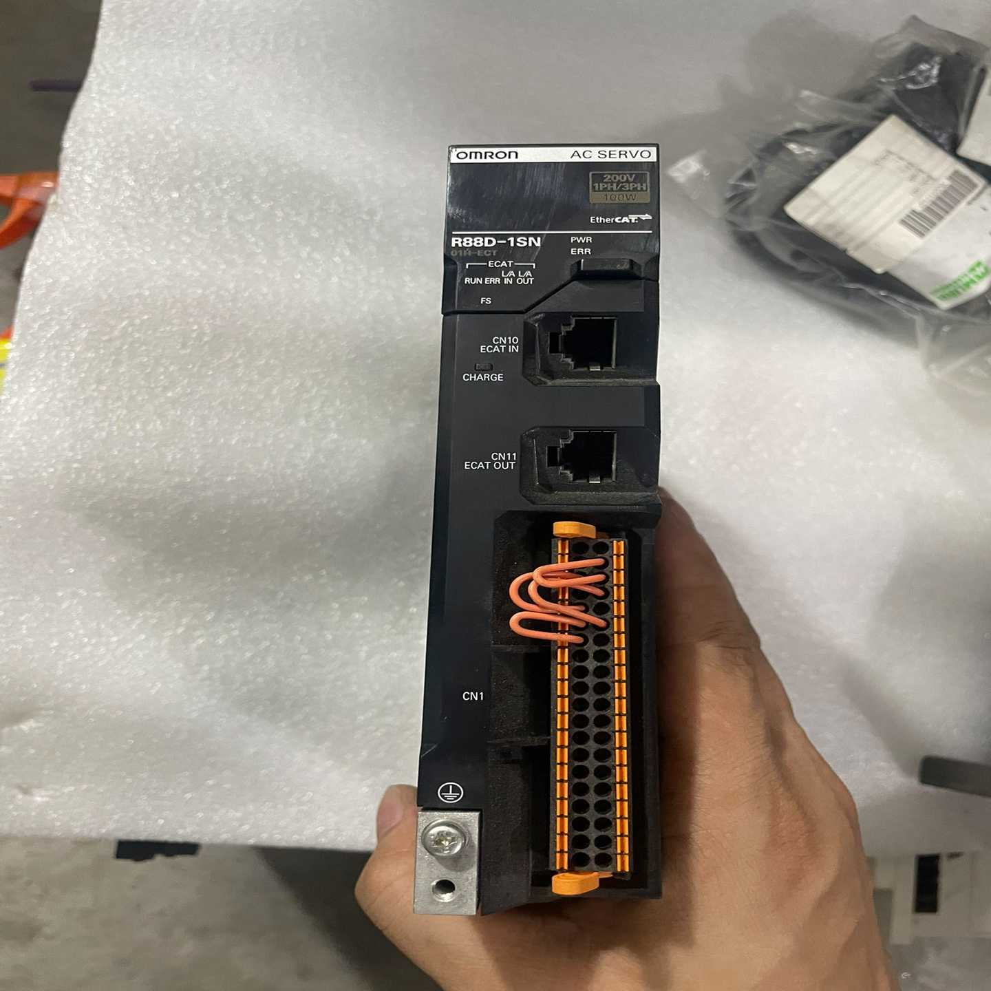 驱动器 R88D-1SN R88D-1SN01H-EC（佳毅工控）