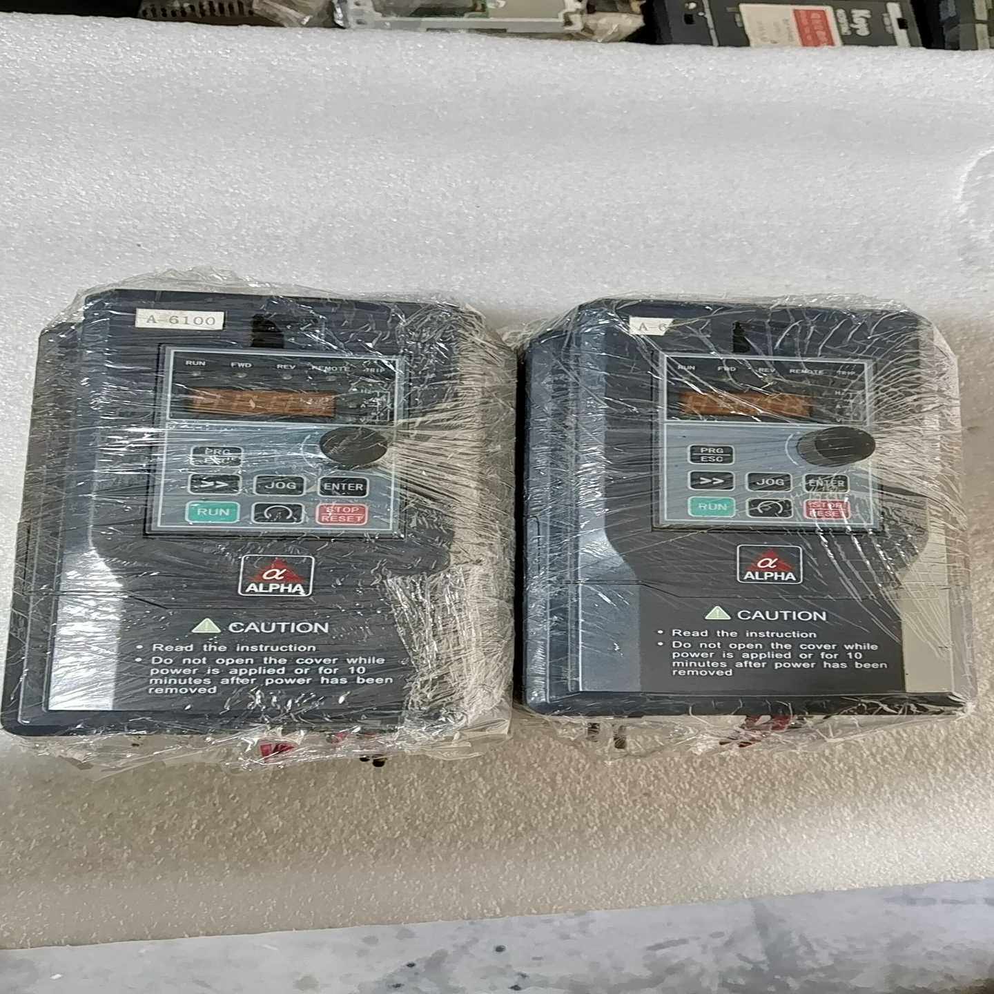 议价拆机变频器ALPH6100－31R5GB成色漂亮，功能正常。