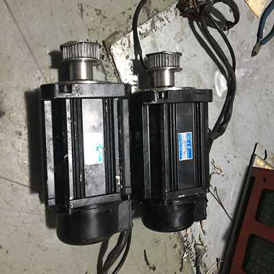 多摩川1kw伺服电机TSM1304N8033E227，拆【侨报商行】