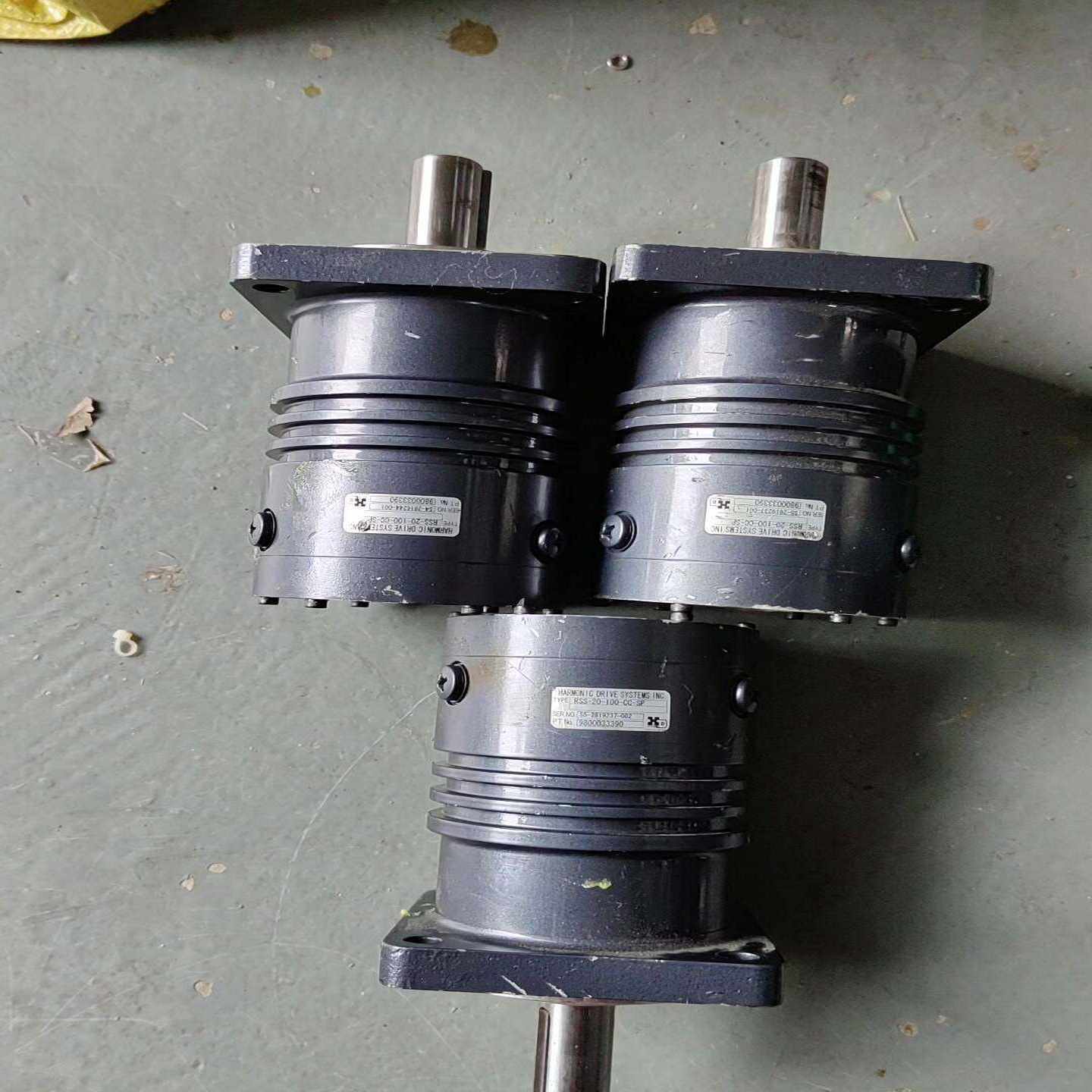 斜坡减速机。RSS一20一100一CC一SP。成色如图，工人询价