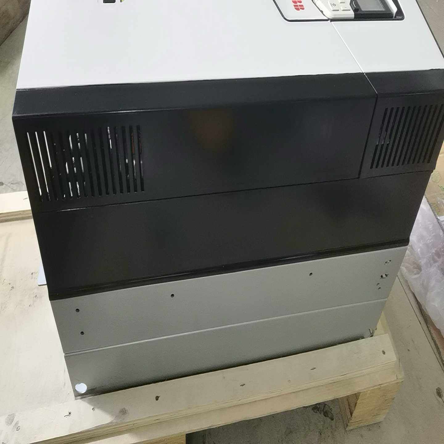 询价ABB变频器ACS880-01-145A-399新，包装