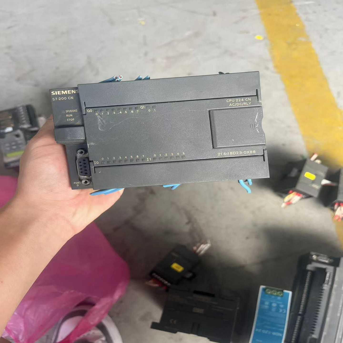 PLC214-1BD23-0XB8成色如图【询价】