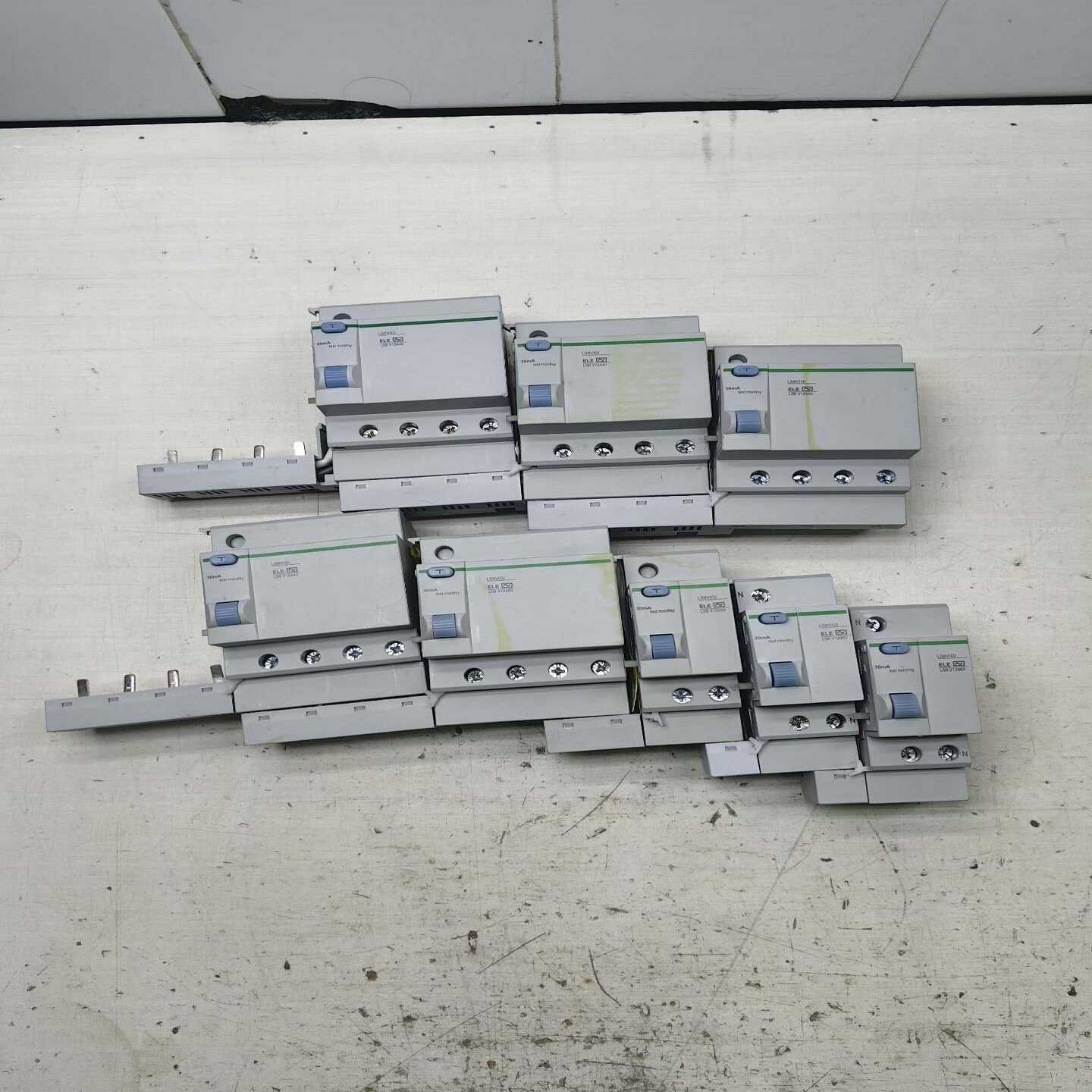 施耐德LS8VIGI4P漏电模块--议价商品