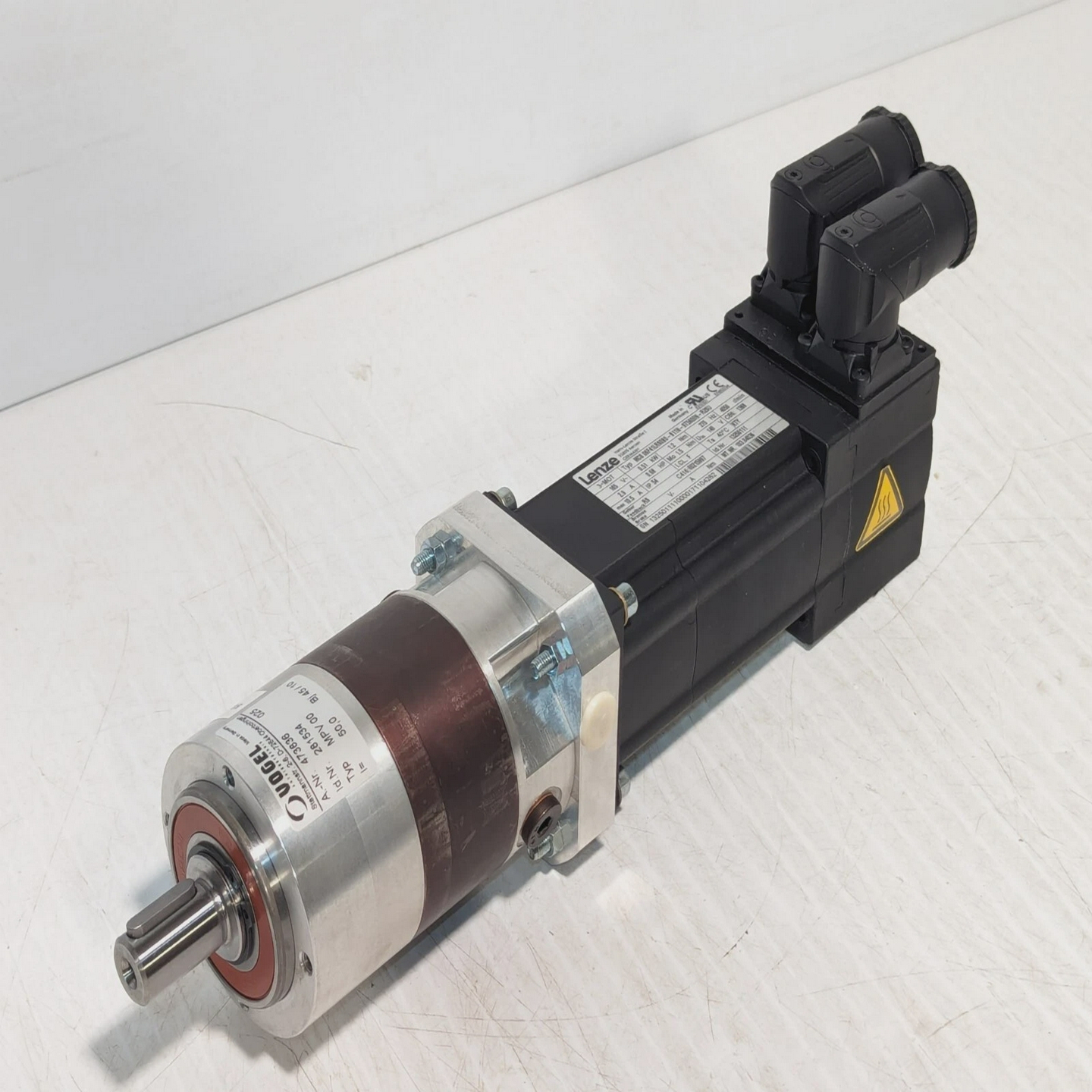 LenzeMCS06F41LRS0B0-B11N-ST5S00N-R2SU电机带VogelMPV00