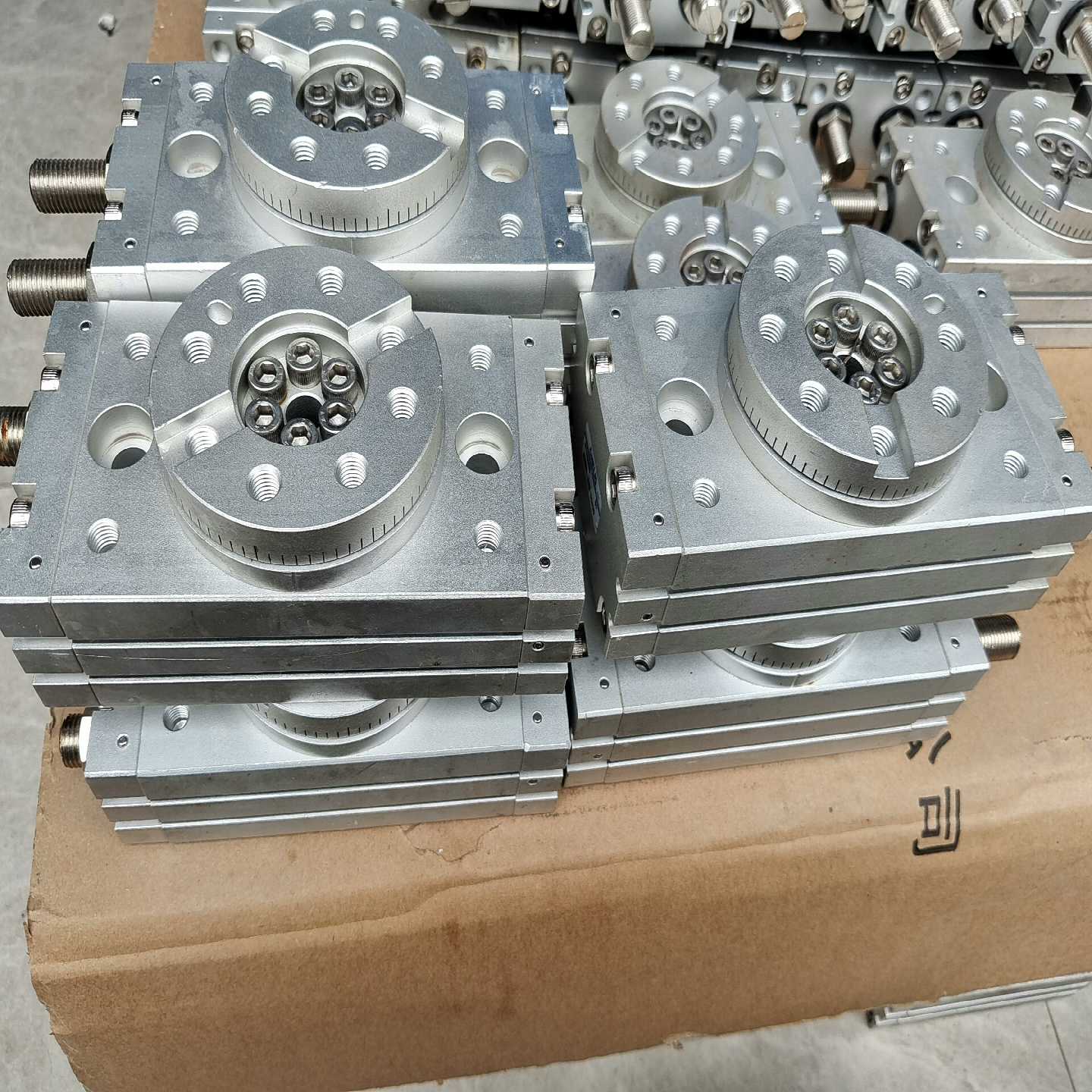 气立可旋转气缸RTB50，旋转180度，成色如图，有的轻微一-议价