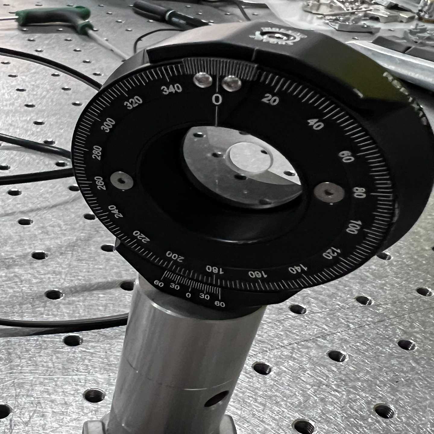 议价thorlabs旋转片1x15，有个滤片