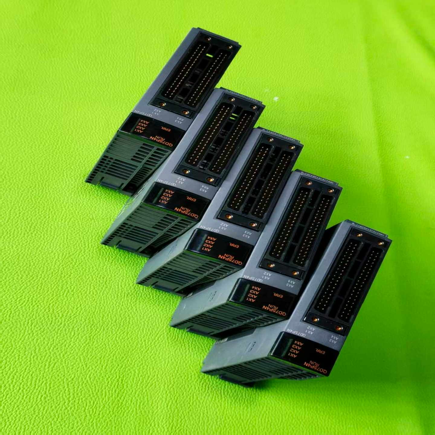 询价三菱PLC定位模块QD75P4N