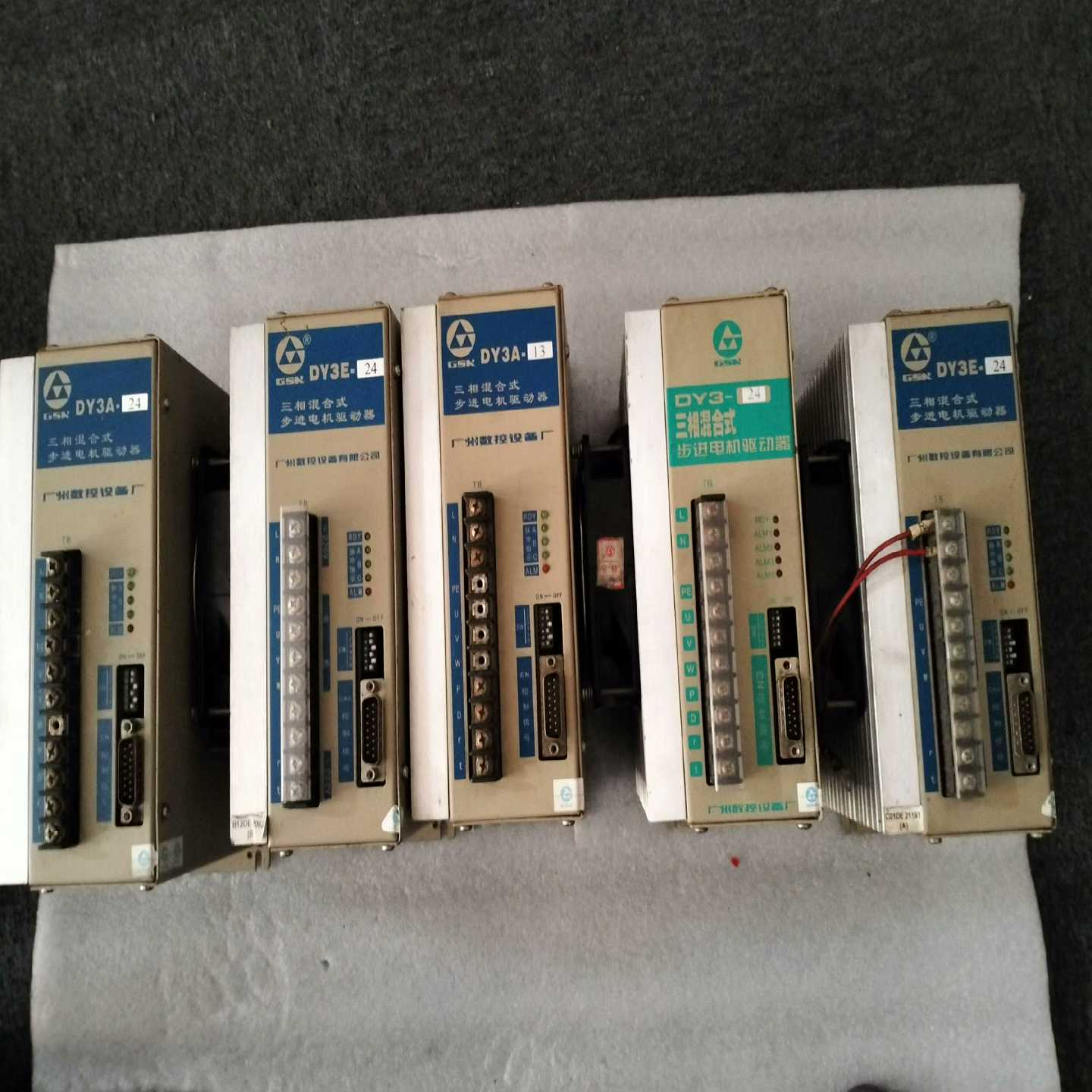 广数步进驱动器DY3A-24有4台，23一台，DY3E-28~询价