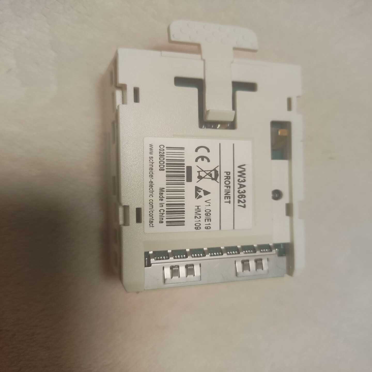 出施耐德VW3A3627PROFINET通讯卡，有十几个，