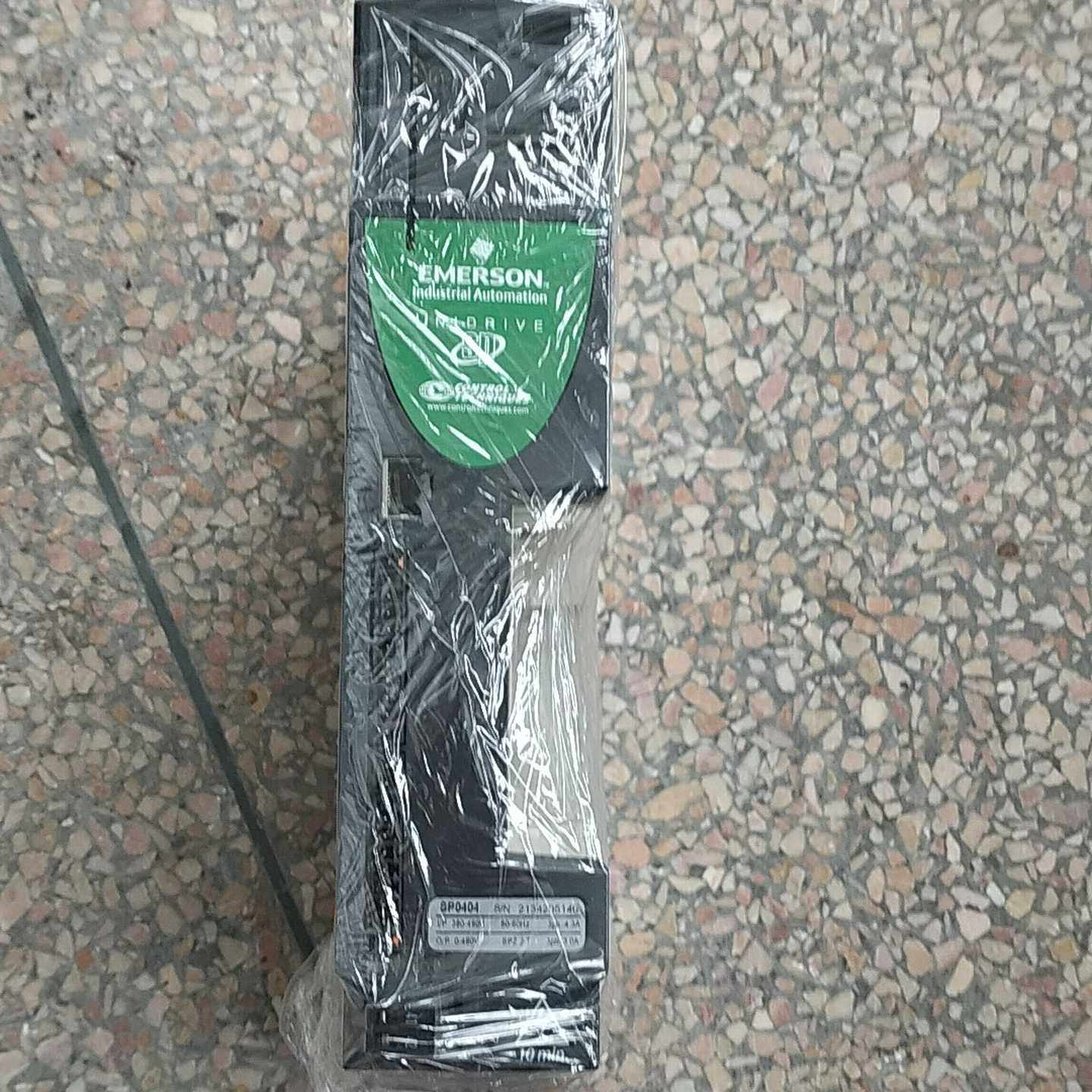 艾默生UNIDRIVE变频器SP0404，SP0404都现货--议价商品