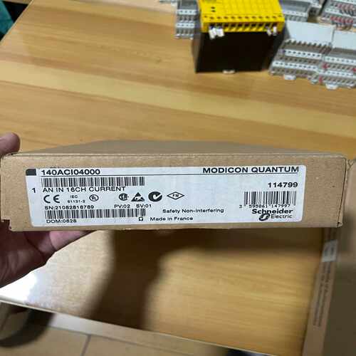 PLC模块 140ACI04000 库存新的，~询价