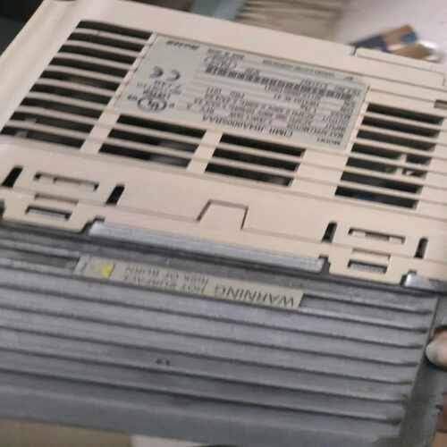 （霸霸电子）安川J1000-1.5KW重载变频器两台，380V，成色自定