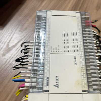 台达PLCDVP64EH00T3成色实物图，功能正常询价