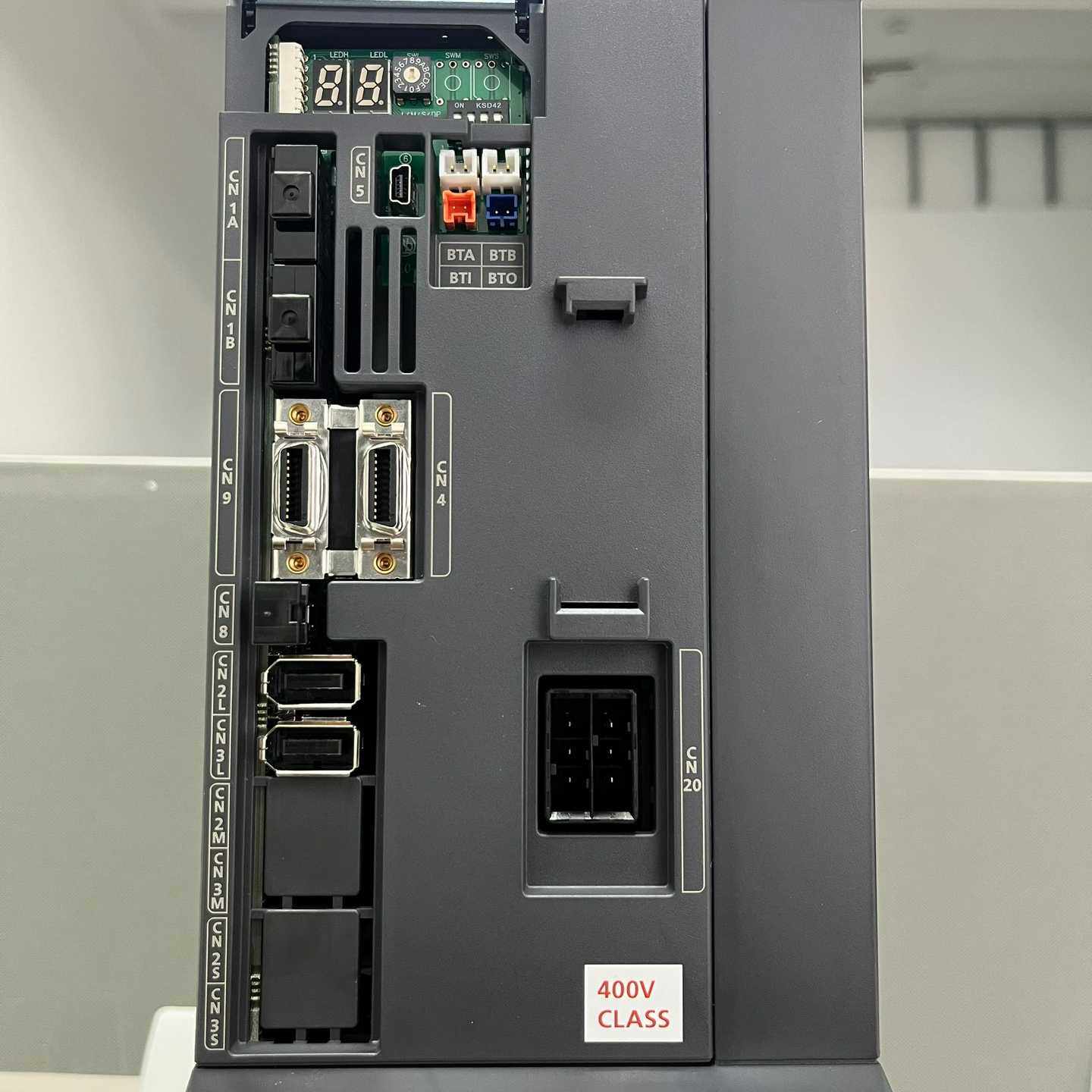 全新三菱MR-J2S-10A伺服驱动，单相直流电，Mitsu议价