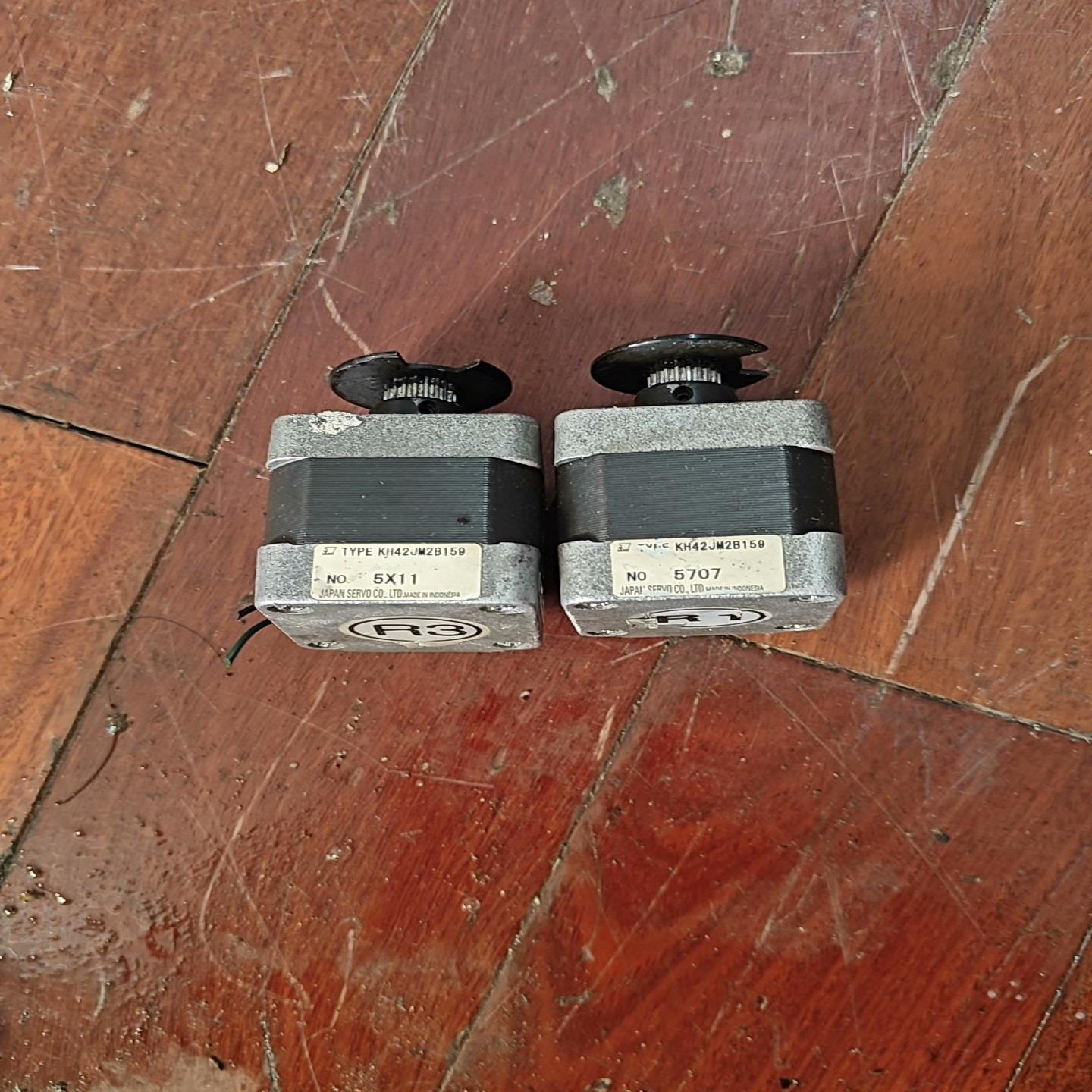 SERVO电机KH42JM2B159，两个议价