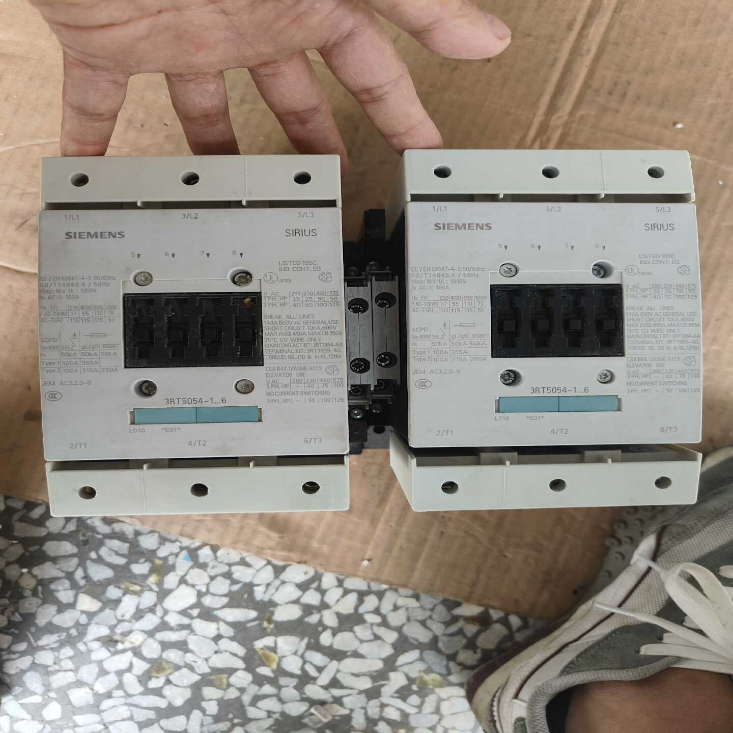 接触器，3RT5054-1AP36，未使用询价
