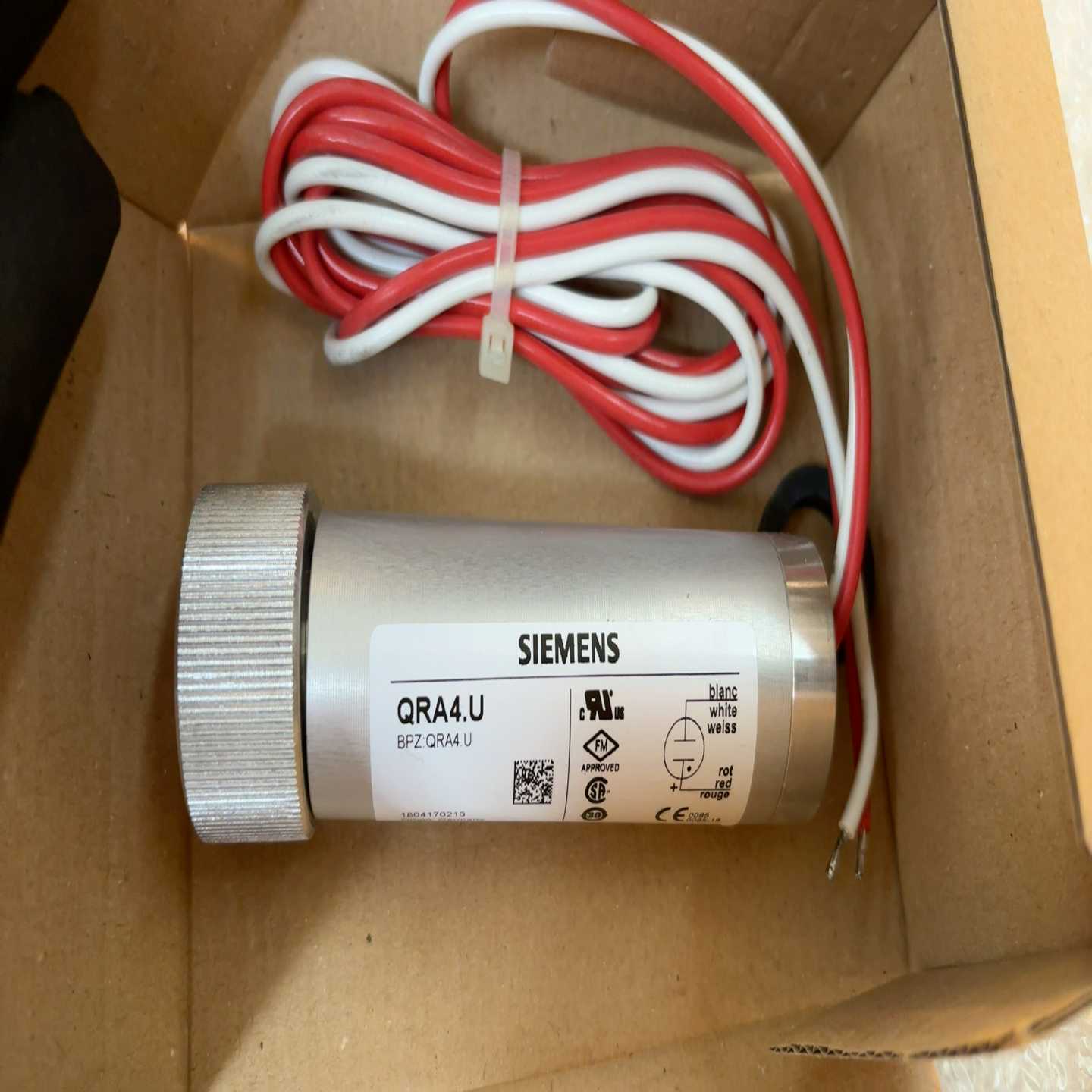 西门子火焰探测器QRA4.U全新原装正品现货，带合格证，配件--议价