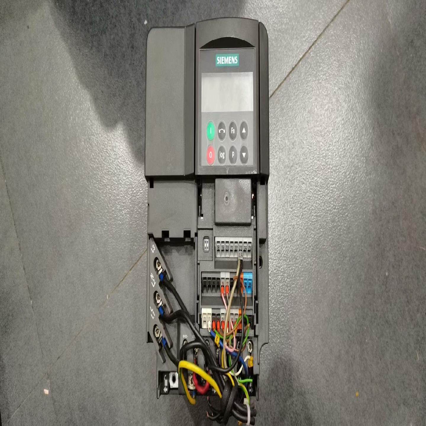 (工仔机械）6SE6440-2UD22-2BA0 6SE3215-8DB