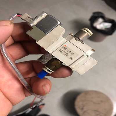 ，电磁阀，一个，SY313-5LZD-C6一个~询价