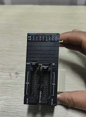 议价拆机欧姆龙PLC扩展模块CJ1W-MD233，实物图片拍摄，