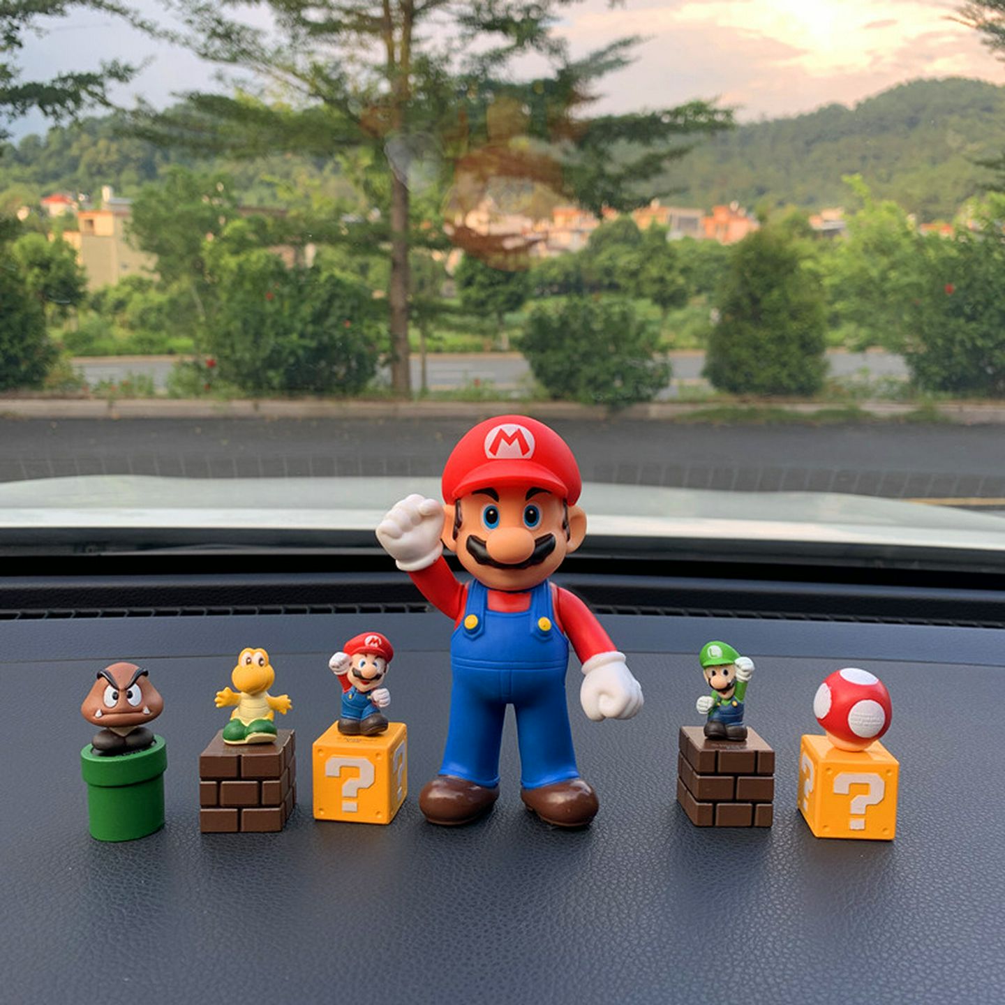 超级玛利欧玛利欧可爱汽车摆件车内摇头公仔车内饰品卡通车载摆