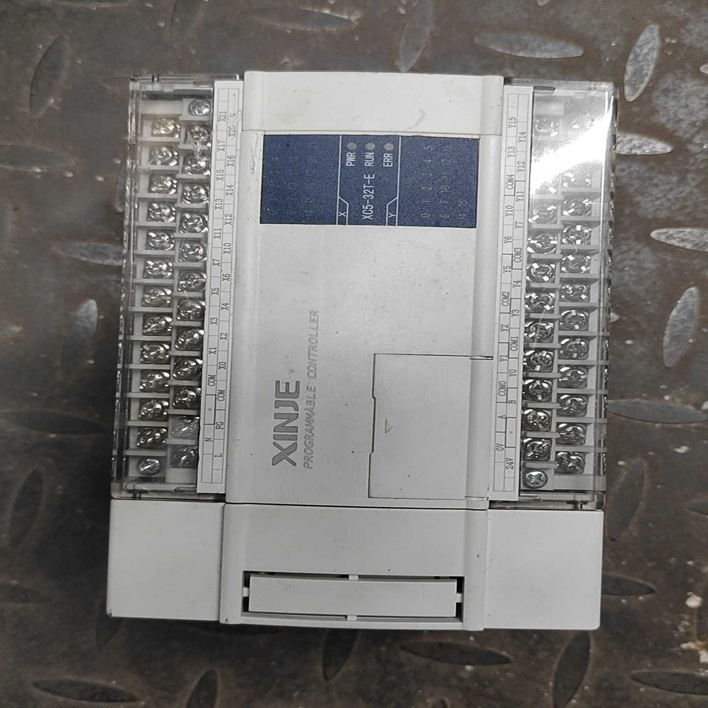 信捷PLCXC5-32T-E，二手拆机，成色轻微使用痕迹，--议价商品