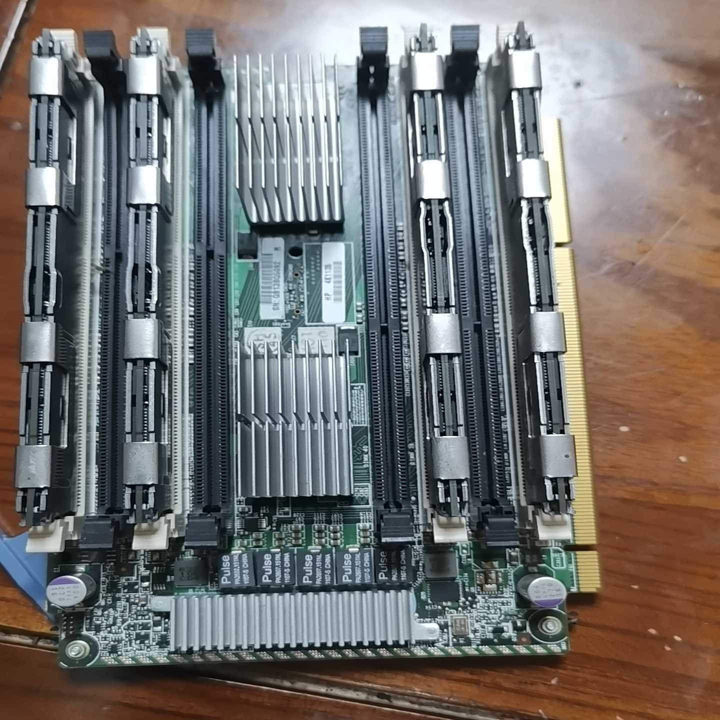 惠普服务器内存扩展板，8个内存插槽，拆机品，带4条金士顿4G--议