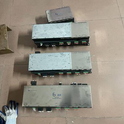 询价~斯卡普机器人控制器.货.不错 如图 一起4个 合