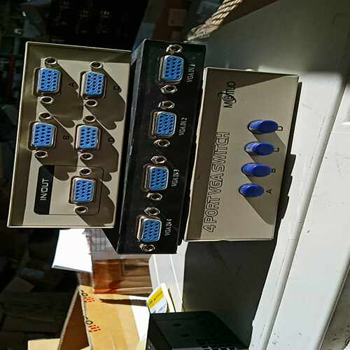 咨询-四口双向VGA切换器，产品型号：MT-15-4C,成色很新