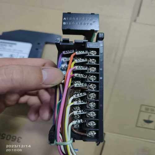 IC693MDL740E，板子功能，成色如图所示，外壳破询价