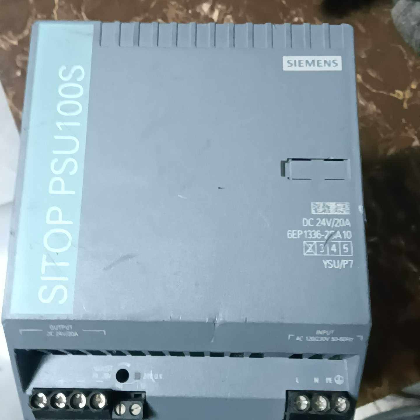 出西门子SIEMENS牌开关电源，灰色外壳，型号PSU100--议价商品