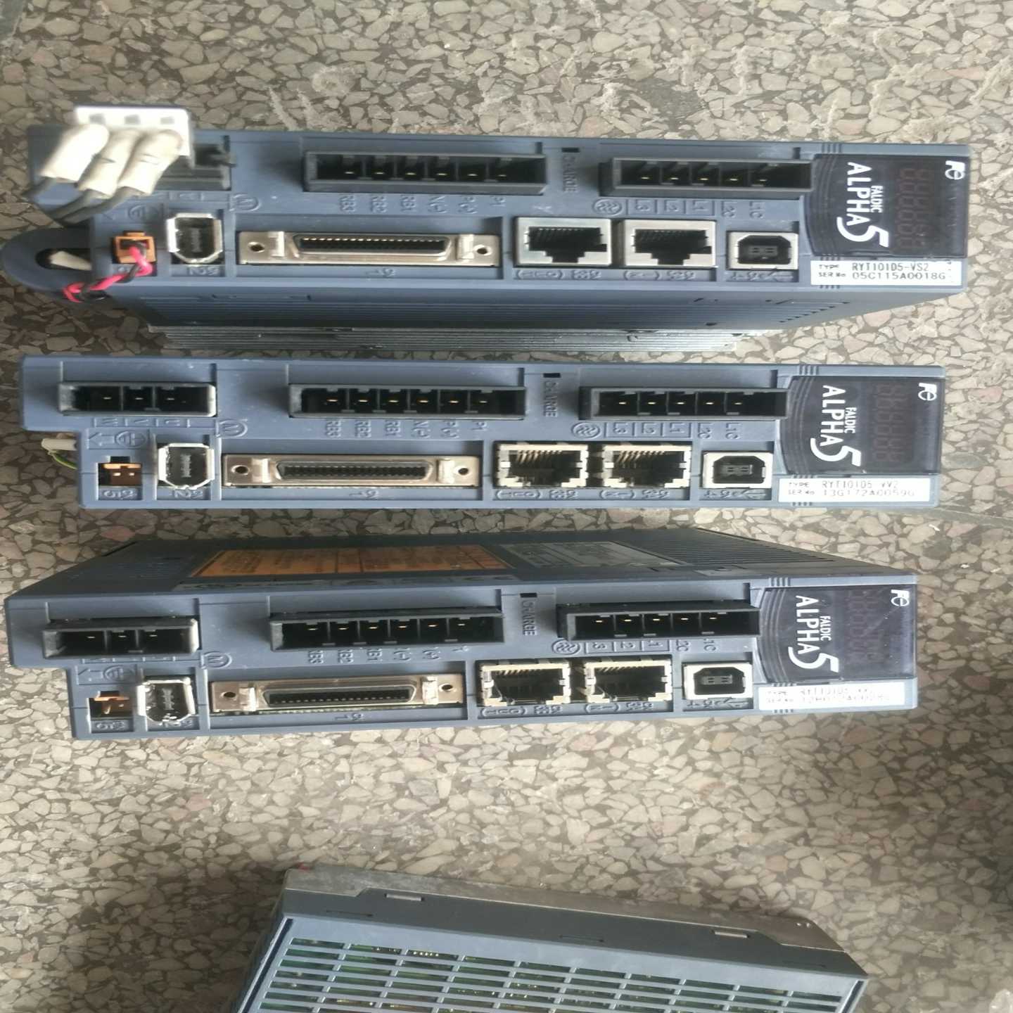富士伺服驱动器RYT101D5-VS2一个，RUT1【博航商行】