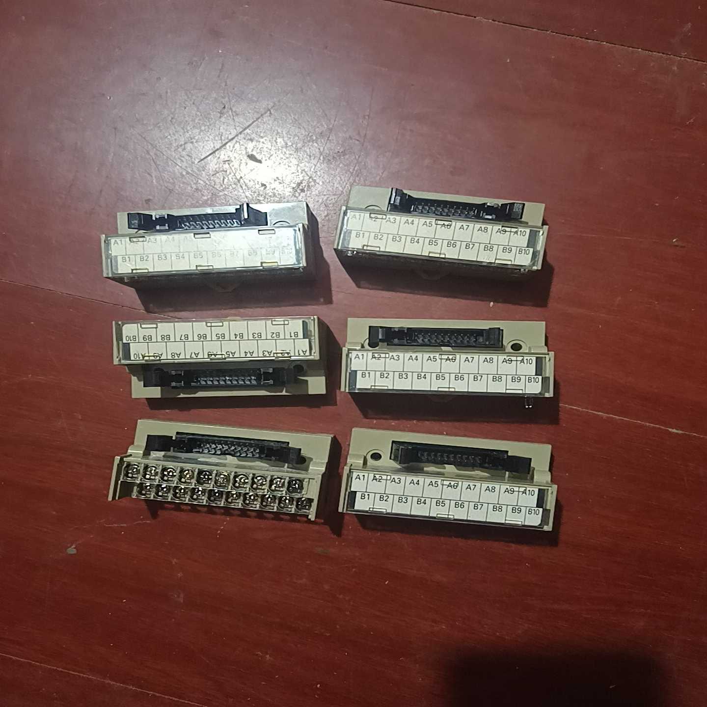 plc接线端子台XW2D-20G66询价