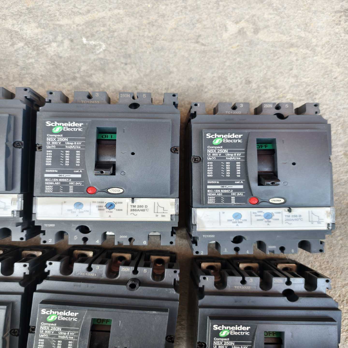 施耐德NSX250N塑壳断路器，装柜没用，LV431830数--议价商品