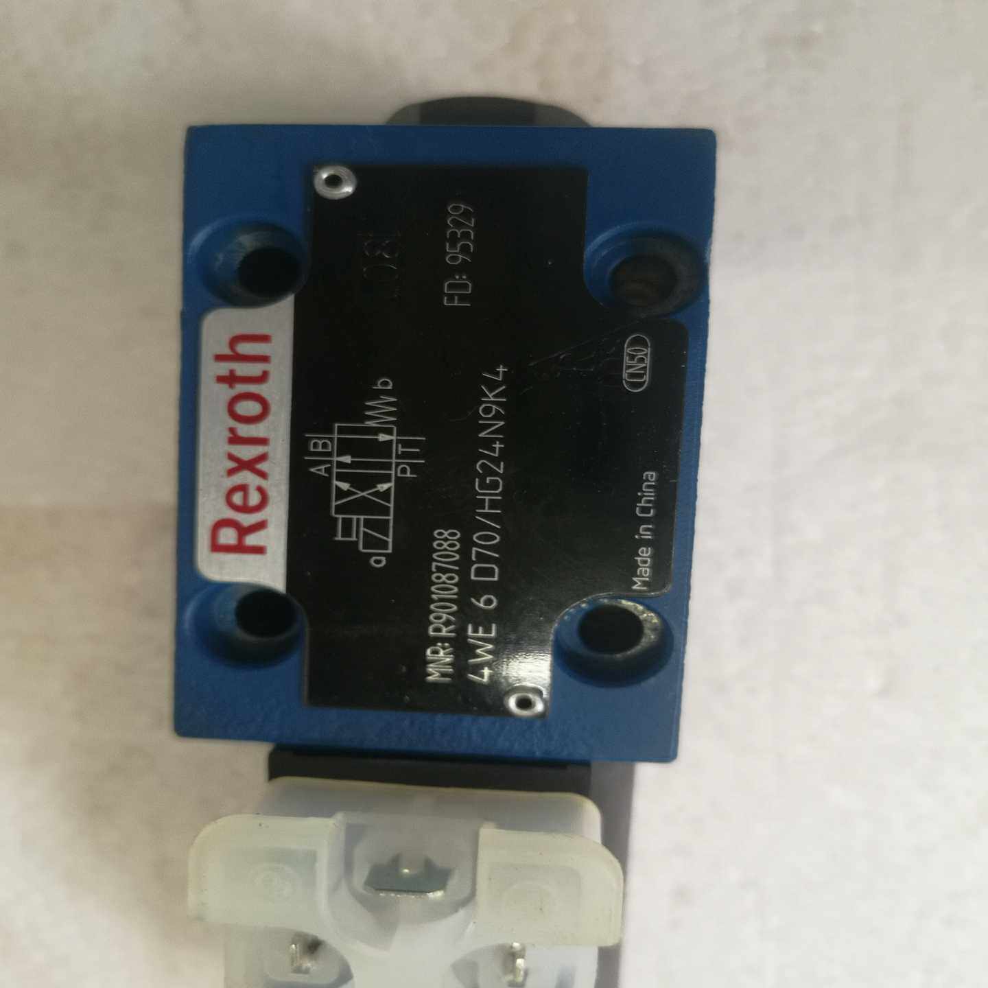 电磁换向阀4WE6D70/HG24N9K4R9010870