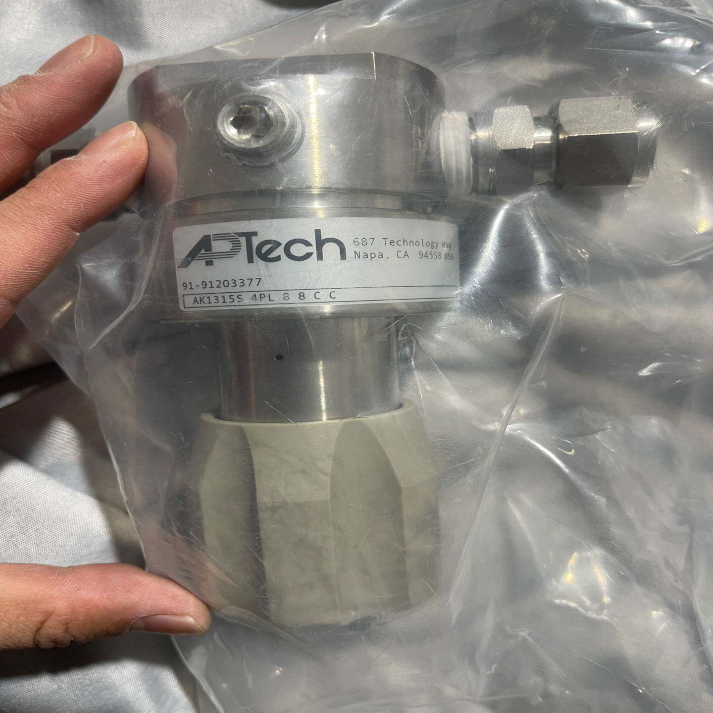 APtech阿普泰克调压阀卡套调压阀便宜处理型号如图--议价商品