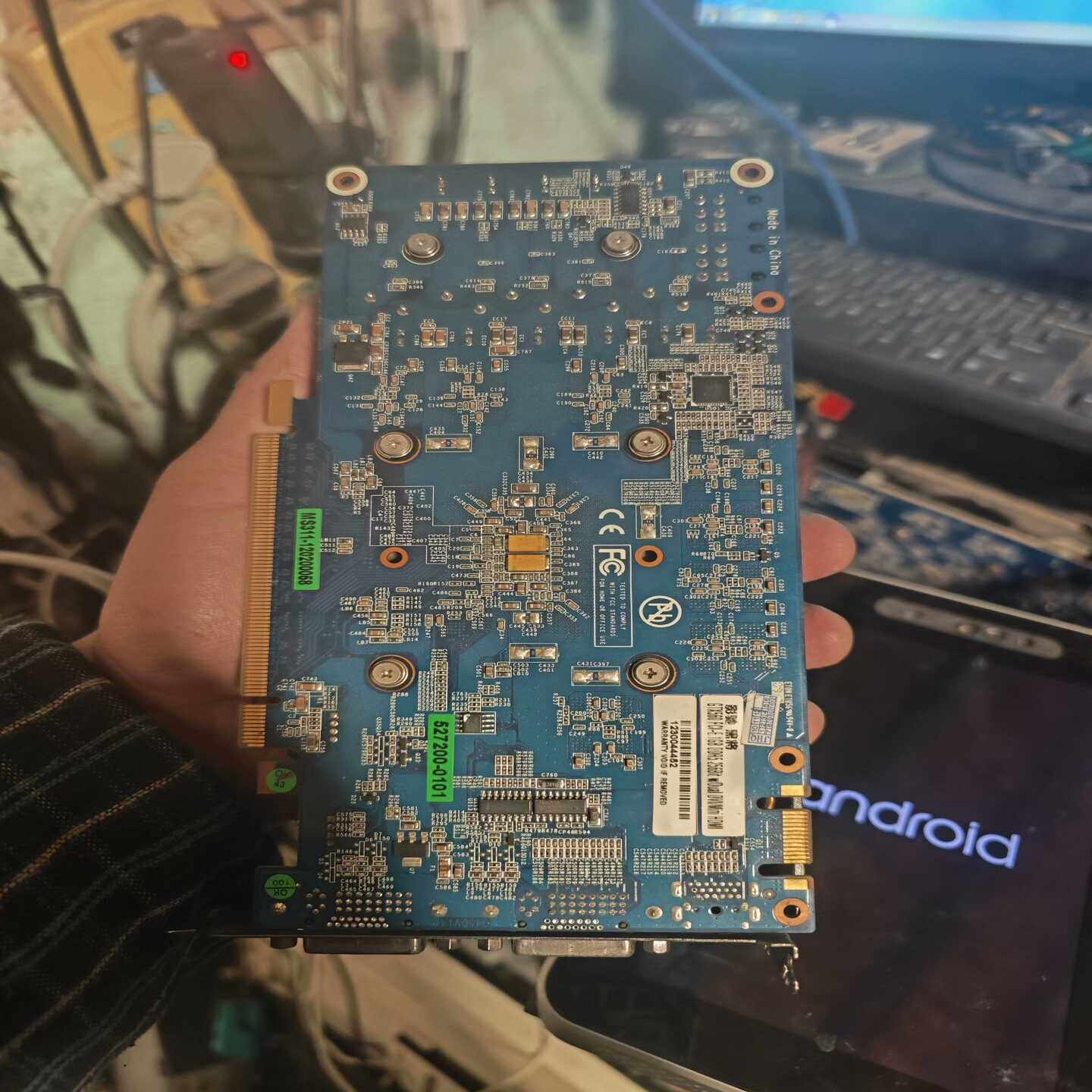 议价影驰gtx560黑将，拆机的，正常使用，外观和性能都不错，跑现