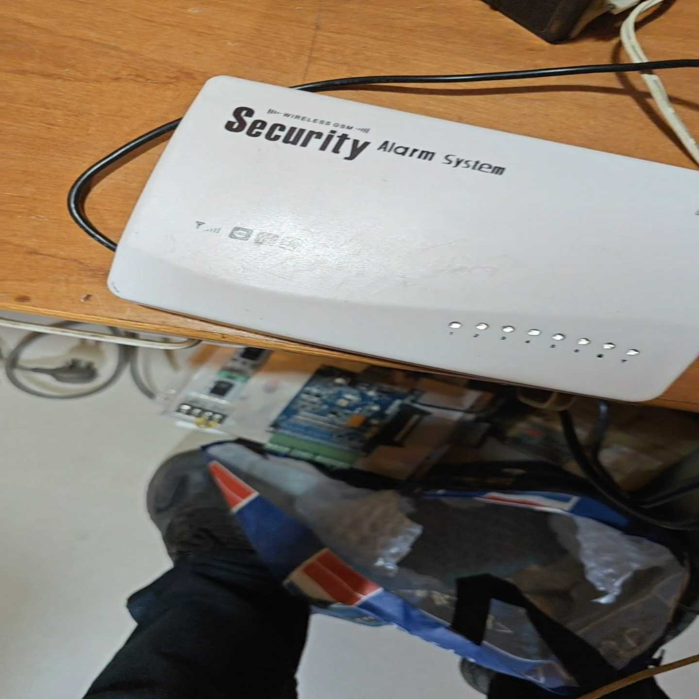 二手GSM防盗报警器,成色如图,功能正常,想要的联系!--议价商