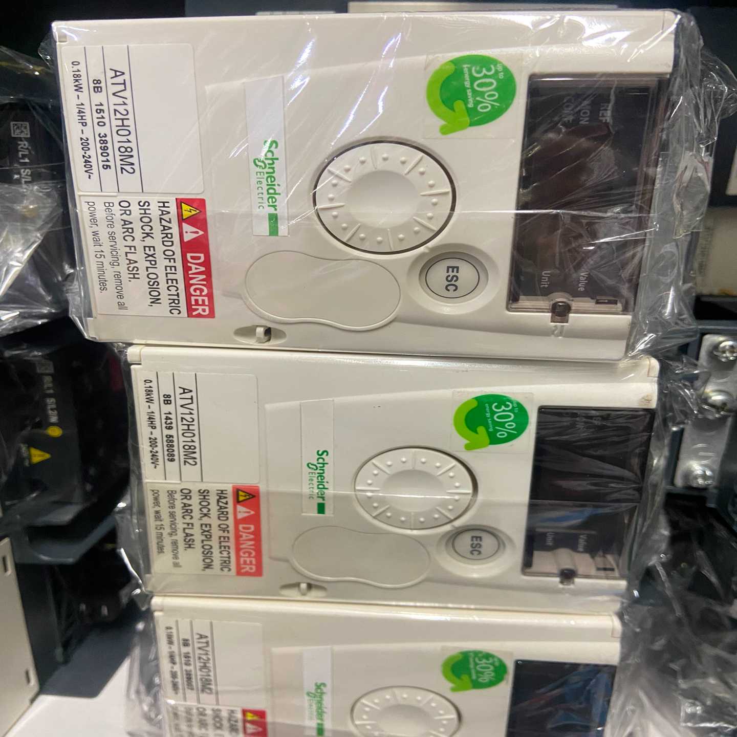 ATV12H018M2，施耐德变频器，，实物拍摄，运