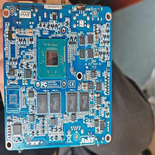 （洋洋设备）凌动CPU型号SR1W54颗4g内存8g固态共2块，