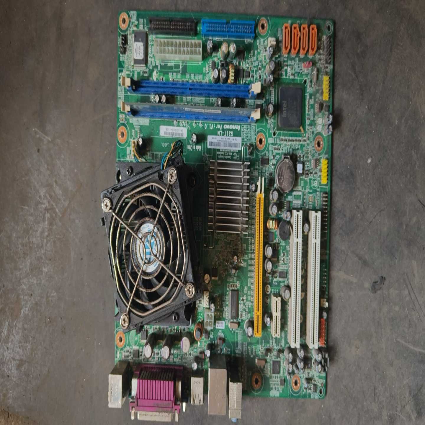 联想G31T-LM主板，不带挡板。带eE5200CPU新旧程--议价商品