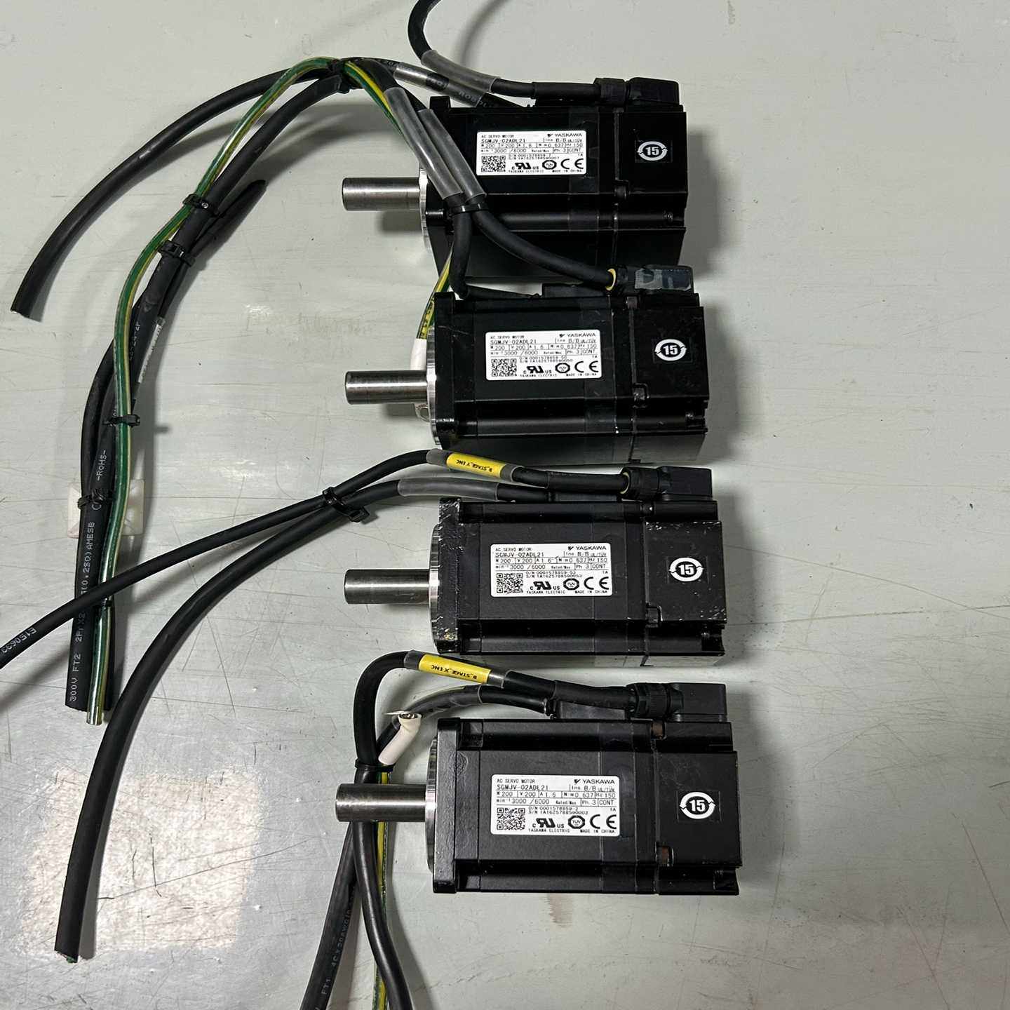 安川电机SGMJV-02ADL21，正常，成色如图，询价