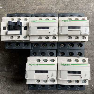 施耐德直流接触器LC1D32BD，线圈电压24VDC，TeS