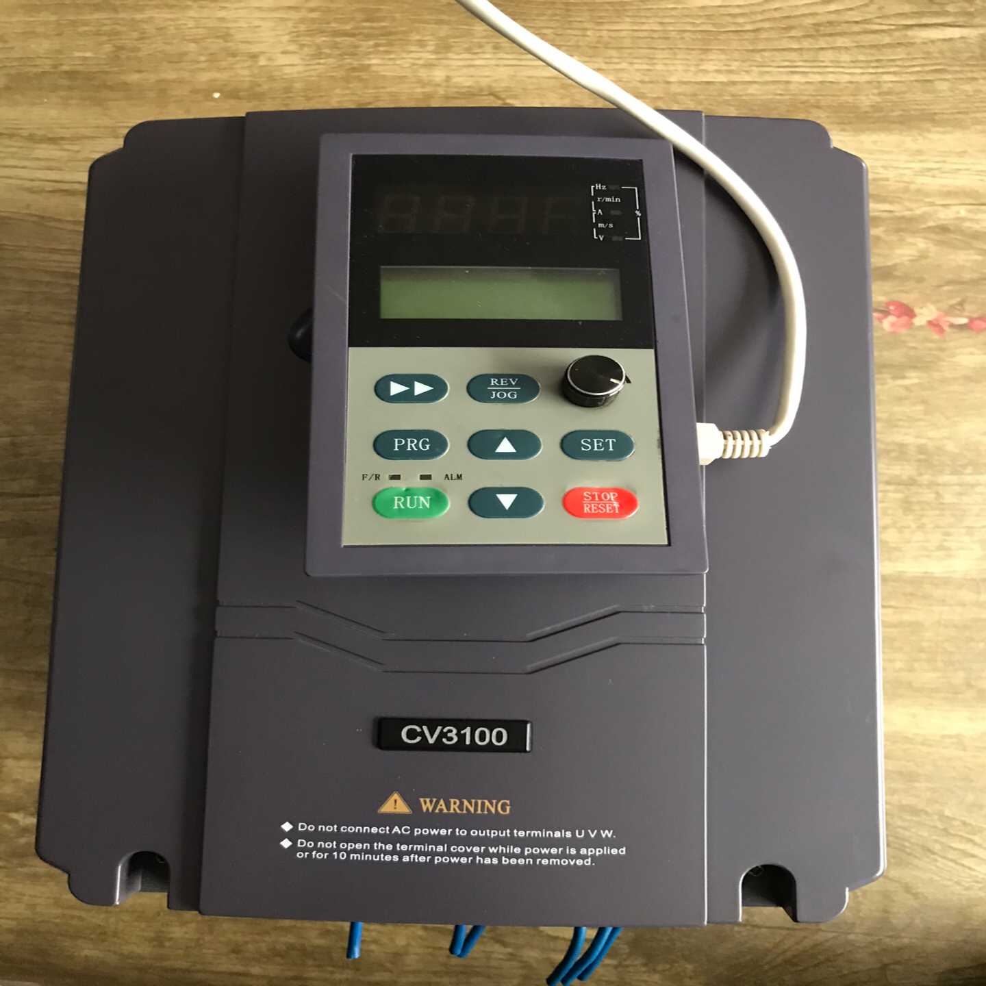 易驱变频器一台，型号CV3100-4T0055M/4T007询价