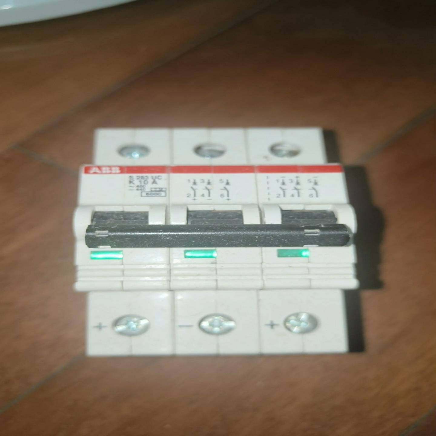 #空开S283UCK10A/3P-议价